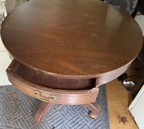 Coffee Table/End Side Table on wheels each 1