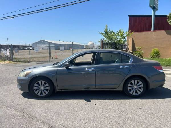 2011 Honda Accord  EX-L Sedan 4D Sedan - $3,900 (Real Deal Auto)63619407258755122