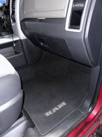 Ram 1500 v8 - $7,000 (Hollywood)63489287460865122