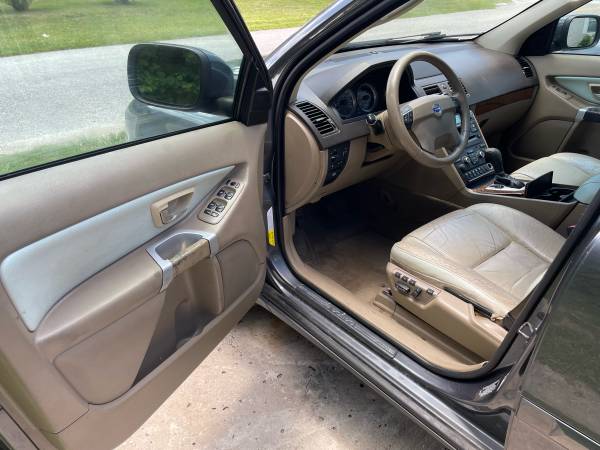 2008 Volvo XC90 V8 AWD - $2,700 (Tampa)63513364657923124