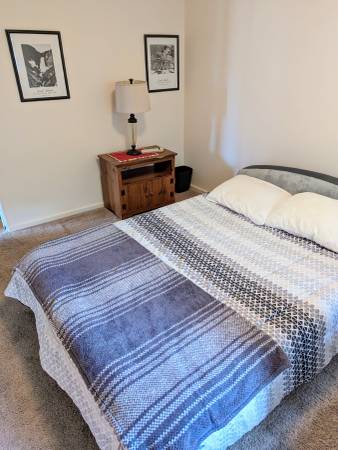 $800 / 1br - 130ft2 - Nice Clean Sunny Room in Geneva/Bellingham (Geneva)63935321528834120