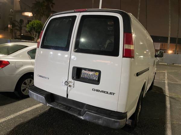 :::::::::: 2003 Chevy Express 3500/1st Owner/ 9k mile/ Runs Like New ! - $6,600 (Los Angeles)63436997555331123