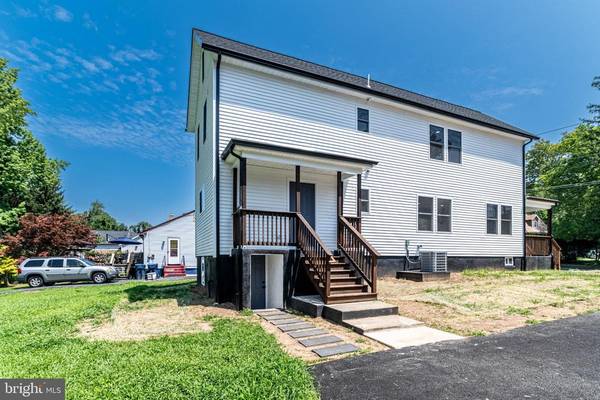 $5 / 4br - Newly renovated. Spacious living room. Great location. (Lawrence, NJ)63676239588481121