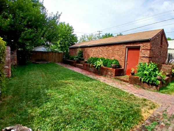 $995 / 1br - 800ft2 - ALMOST ELEAGANT 1 BDRM HISTORIC (Spring St. New Albany, In.)64008826508033121