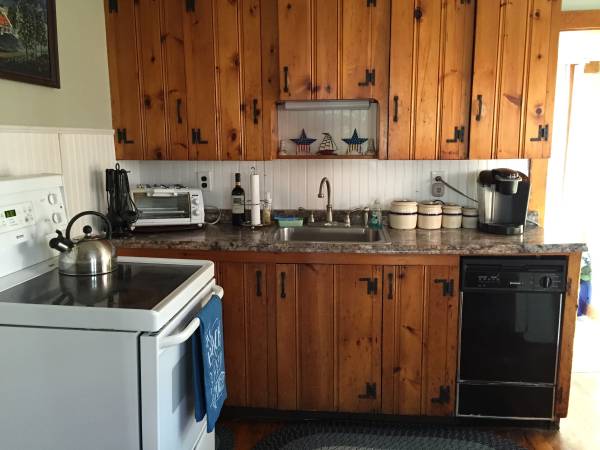 $1,900 / 3br - 735ft2 - Marshfield Sunrise Beach Winter Rental (Marshfield)64213536703746121