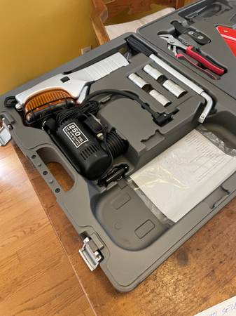 Roadside Emergency Kit 1