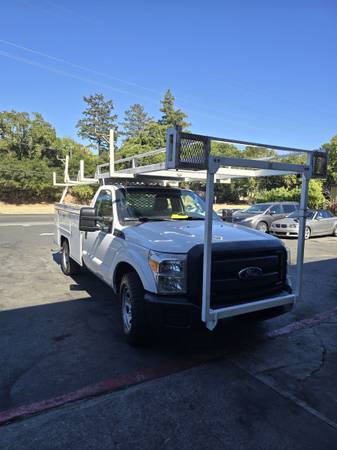 2015 Ford F-350 6.2L V8 – Cama utilitaria, bastidor resistente – Título limpio – 140 - $15,000 (Napa)63477419196417124