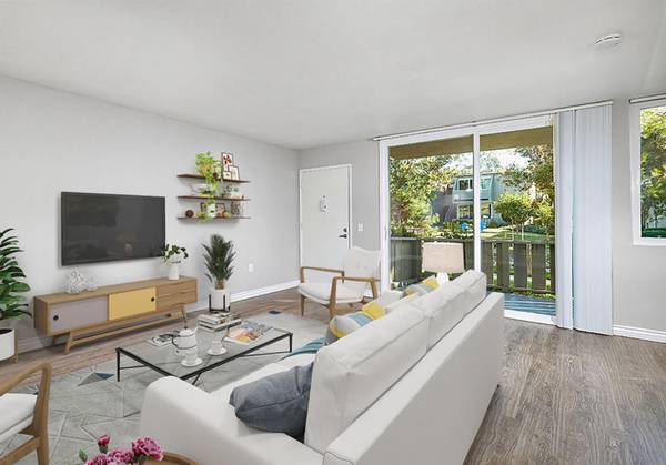 $2,200 / 1br - Easy Freeway Access to I-5 - Popular Nature Area + Convenient (Oceanside)63701665725569124
