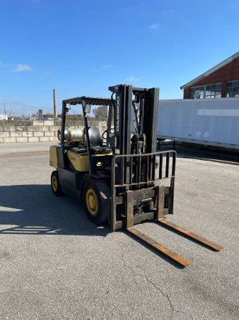 8000 LB DAEWOO G35S-2 FORKLIFT 1