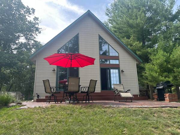 $475,000 A must see!!! Gorgeous home on lakes in Northern MI!64037895844867121