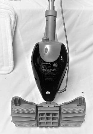SHARK STEAM MOP LIGHTLY USED,INCL 6 NEW MICRO FIBER PADS 1