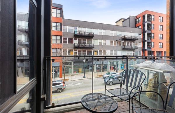 Seek after spacious Chicago loft 1BR red-hot Pilsen for Summer Jul-Sep 1