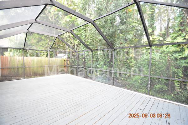 $1,895 / 3br - 1203ft2 - 4403 W. Humphrey St. great Carrollwood condo!  Community pool.! (Carrollwood)63991085058562124