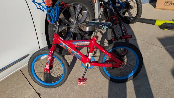 Kid Spiderman Bike 1