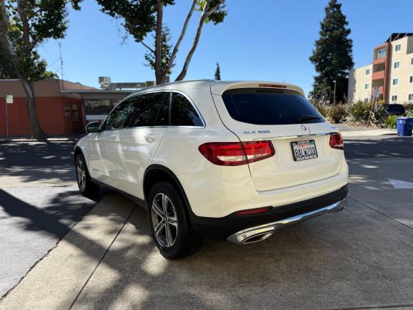 2018 Mercedes Benz GLC 300 4Matic - $11,900 (san leandro)63469743428353124