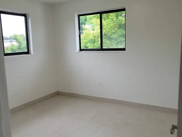 $955 / 2br - 650ft2 - *Stylish Two-Story 4-Unit Rental Opportunity. Miami, FL 33142 (3701 NW 20th Ct #A)64049282481666124