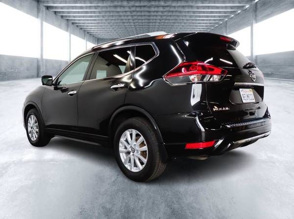 2018 Nissan Rogue SV SUV - $14,999 (Centro Automotriz Escondido)63440511600513123