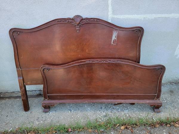 Yard sale photo