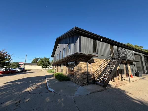 Upper Floor Office Space – 1135 Army Post Rd, Des Moines 1