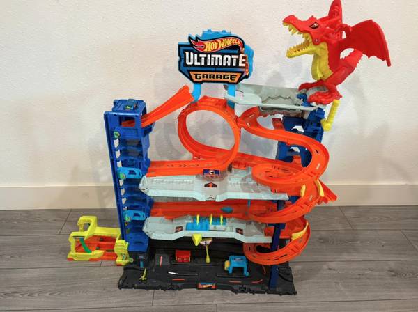Hot Wheels Ultimate Garage 1