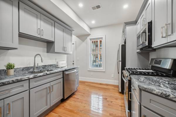 $3,200 / 4br - Mattapan 4 Bed/1 Bath Apartment | Verrill St (Mattapan)63996692096003120