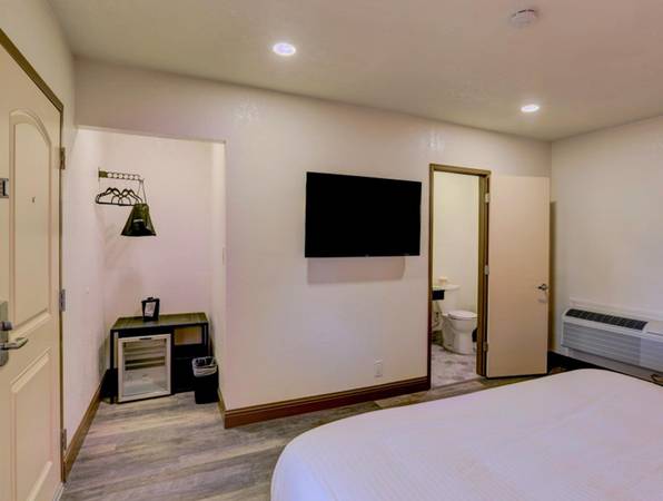$399 / 1br - NEW LOWER WEEKLY ALL-INCLUSIVE RATE! > WiFi, CableTV, Coffee, A/C (South Sacramento)64043836997123123