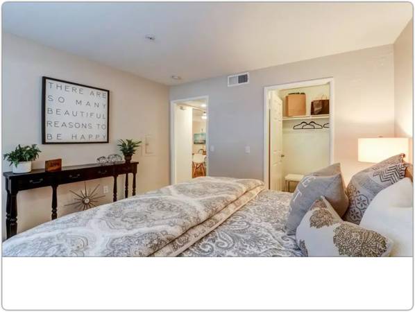 $2,562 / 2br - 975ft2 - Enjoy incredible views at Villa Boutique Apartment Homes! 2 Bd, 2 Ba, (Palm Springs - Palm Springs)63686264694403121