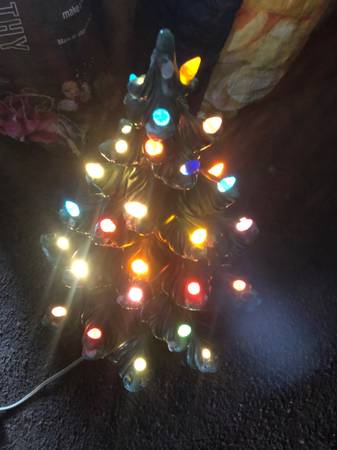 Rare 1968 Large Ceramic Christmas Tree Silent Night Music Box lights 1