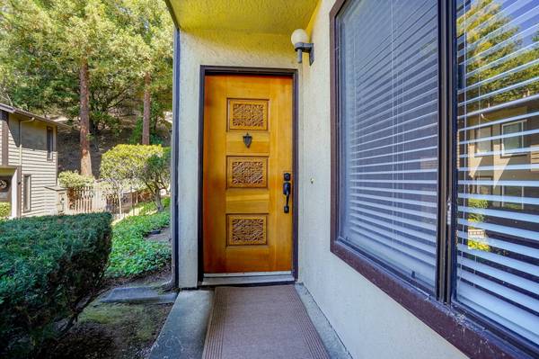 $479,950 / 2br - 1368ft2 - Crockett - Conforto contemporáneo, bellamente remodelado. (concord / pleasant hill / martinez)63852073448065121