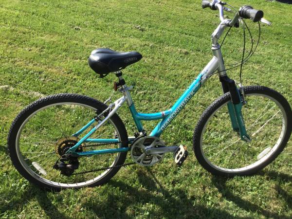 Diamondback Ladies step-thru comfort bicycle…26” 1
