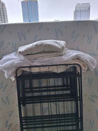 Foldable Queen Bed, Mattress & Linens 1