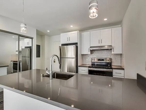 $1,890 / 2br - 689ft2 - 1BR in NOPA – Hardwood Floors, Gated Entry, Courtyard (San Francisco)63799516827905122