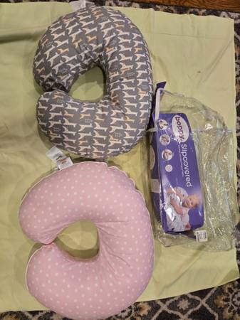 Boppy Nursing Pillow and lounger 1