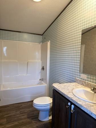 $39,900 / 2br - 2022 Commodore Mobile Home En Venta, Duncansville PA. (Duncansville, PA)63836543184387123