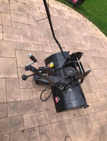 Husqvarna Tractor Front Mount - 42" 2-Stage Snow Thrower 531 30 71-69 - $700 (Buffalo Grove)63471016763267120