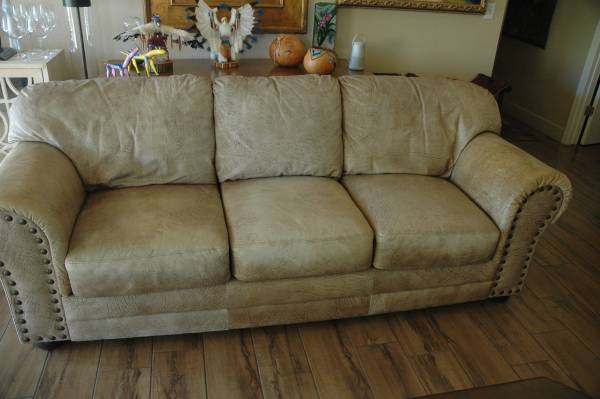 LEATHER COUCH AND 2 CHAIRS WITH OTTOMANS 1