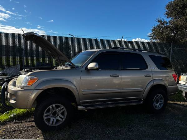 2005 TOYOTA SEQUOIA 1