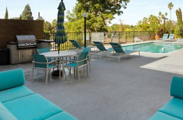 $2,150 / 1br - 883ft2 - Open House Today!! 1Bd+1Bath Apartment Home.. (6805 Louise Ave, Los Angeles, CA 91406)63700977453571124