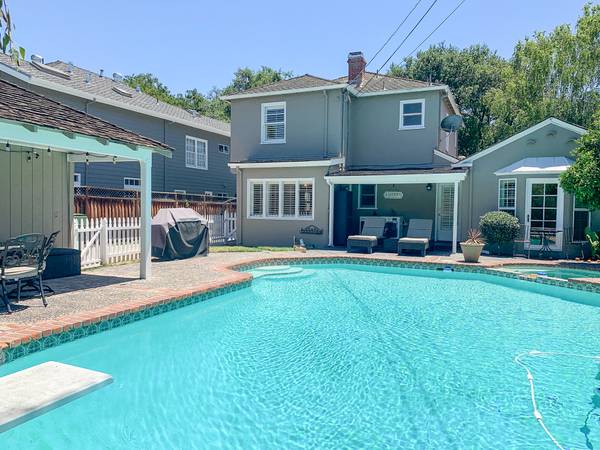 $6,000 / 3br - San Jose Rose Garden Casa Ejecutiva de 3 Dormitorios con Piscina! (san jose downtown)63672010961665120