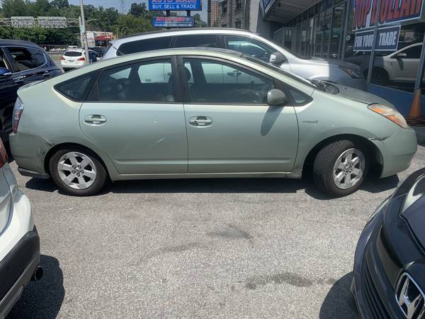 2008 Prius Gen 2 en venta, 270 mil millas - $2.500 (Pelham Parkway)63486704439681123