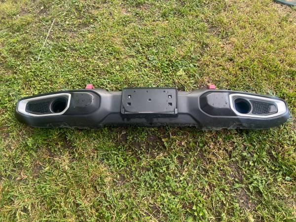 2021 Jeep Gladiator Bumper 1