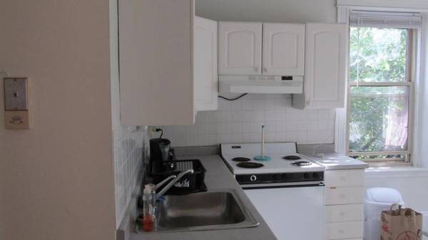 Coolidge Corner 9/15 10/1 Brownstone 1 bed + Office ht/hw incl. No fee 1