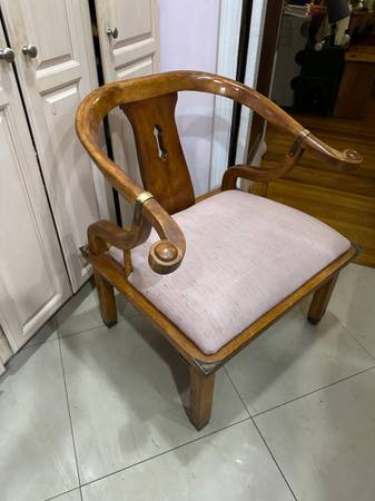 Rare Mid Cent James Mont Ming Horse Shoe Chair 1
