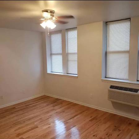 $600 ** Beautifully Renovated Studio 1 Bath Apartment -- AVAILABLE NOW ** (Philadelphia)63666781877763120