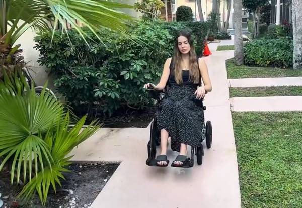 Foldable Lightweight Electric Wheelchair & Car Carrier 1