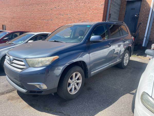 2012 Toyota Highlander Base 4WD 1