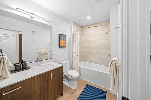 $4,475 / 3br - 1271ft2 - Tour Today! Pool, Gym & Sauna - 8 Weeks Free (Redmond)63688607931523120