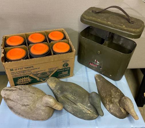 Vintage ShellBox/Seat combo and Clay Pigeons 1