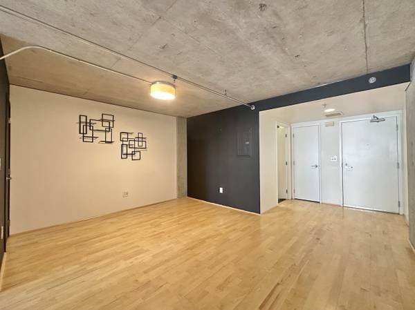 $5,250 / 2br - 1350ft2 - Stunning Modern Loft! Upgrades, Spacious, Light & GREAT LOCATION! (SOMA / south beach)63946804779906124