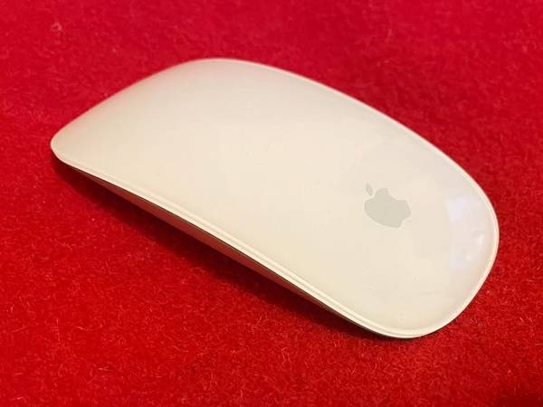Apple Magic Mouse A1657 Wireless Bluetooth 1